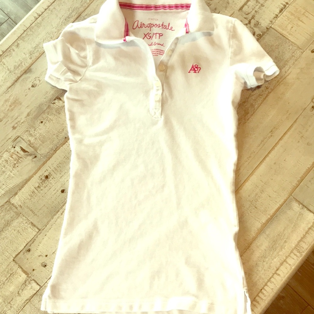 White polo top by Aeropostale